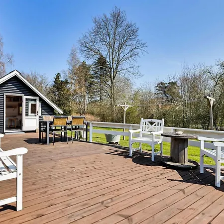 Cozy Holiday 450 M From The Water Tranekær